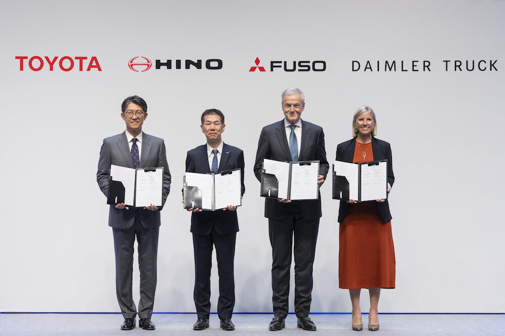 Daimler Truck, Mitsubishi Fuso, Hino y Toyota Motor Corporation concluyen acuerdos definitivos para integrar Mitsubishi Fuso e Hino Motors