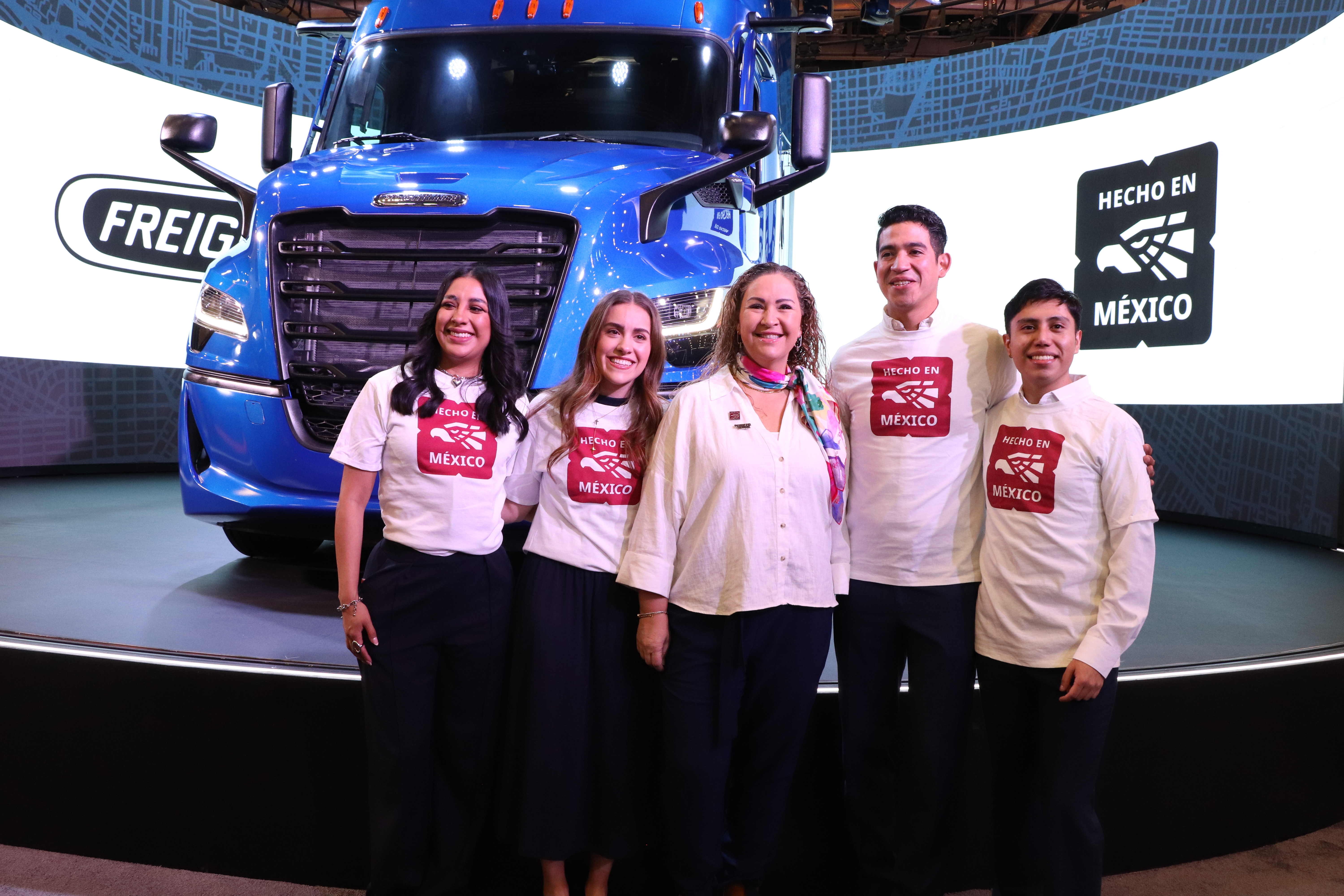 Daimler Truck México recibe el distintivo “Hecho en México” por su compromiso con la manufactura nacional
