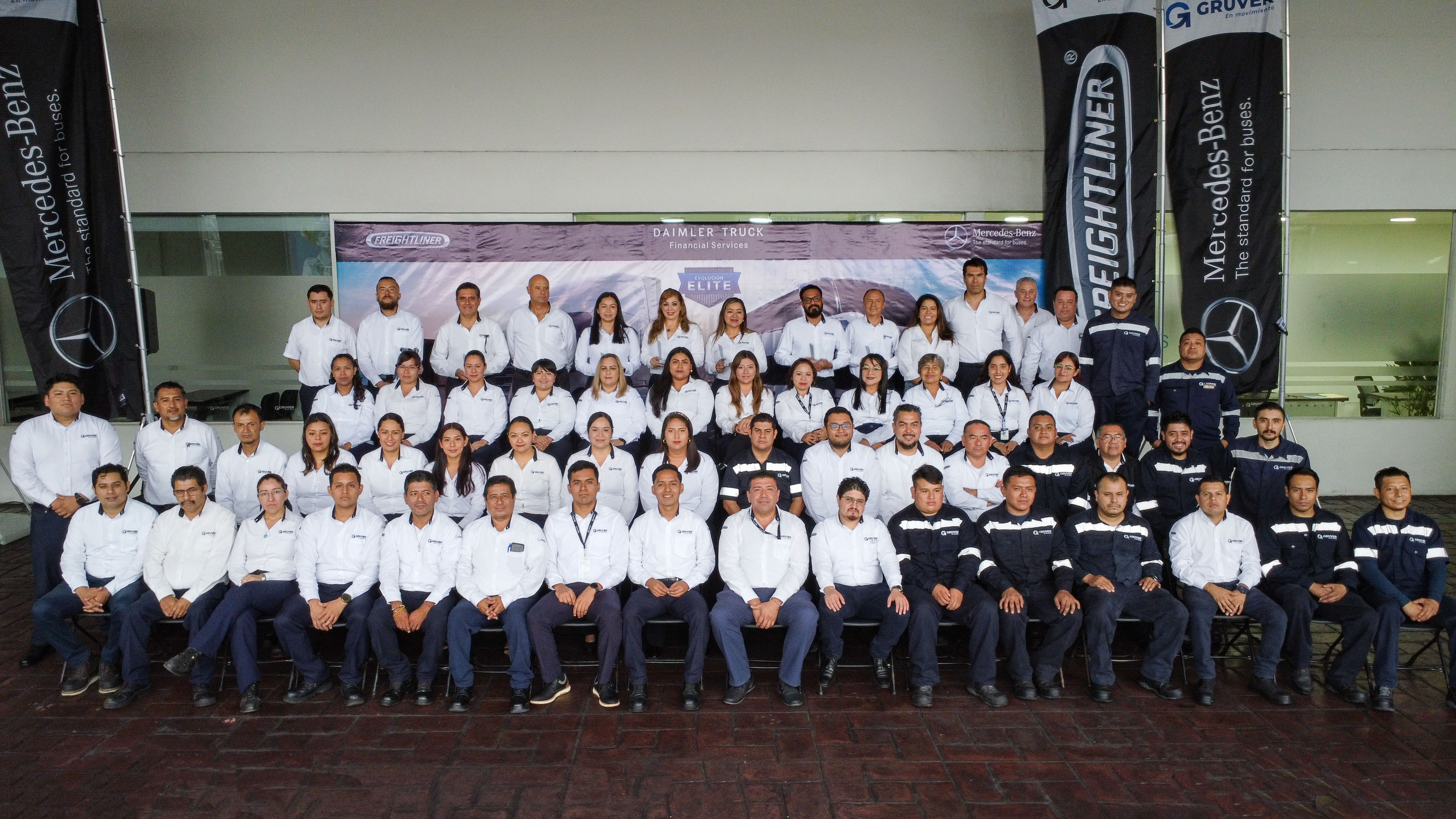 GRUVER Camiones Córdoba y Veracruz reciben la Certificación Evolución Elite de Daimler Truck México