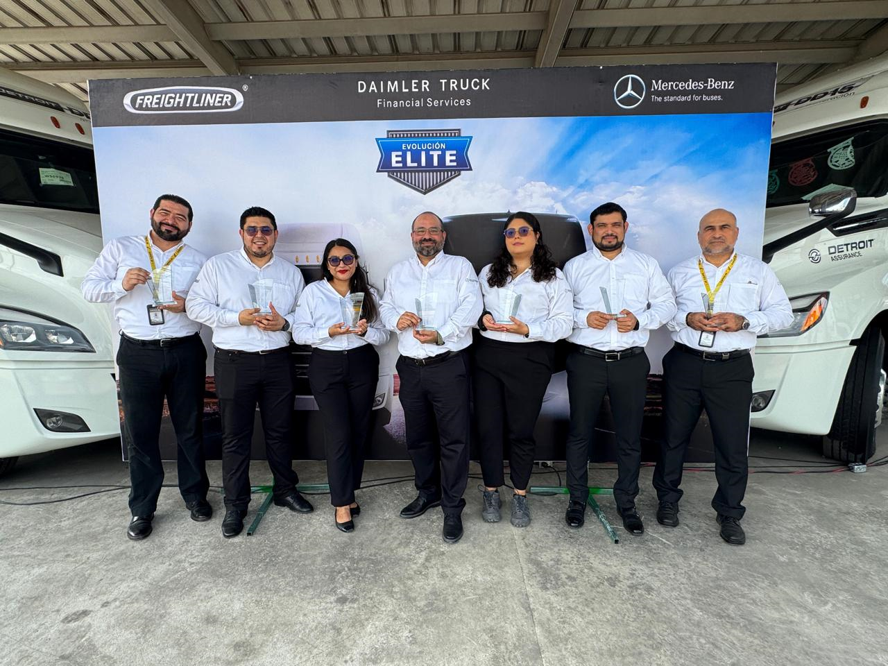 Zapata Camiones Tampico recibe la certificación Evolución Élite de Daimler Truck México