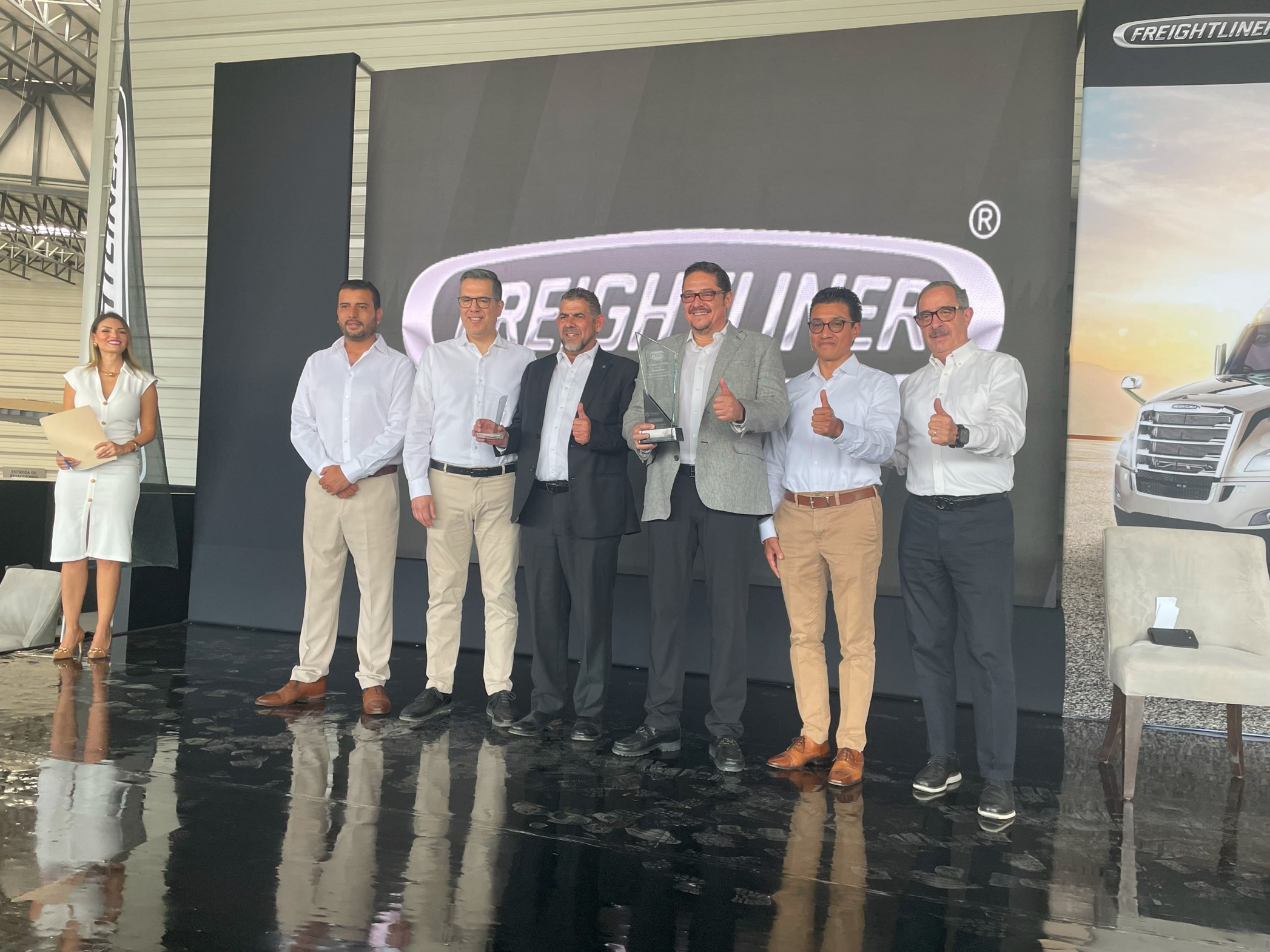 Zapata Camiones recibe el certificado Evolución Elite de Daimler Truck en las plazas de Celaya y León