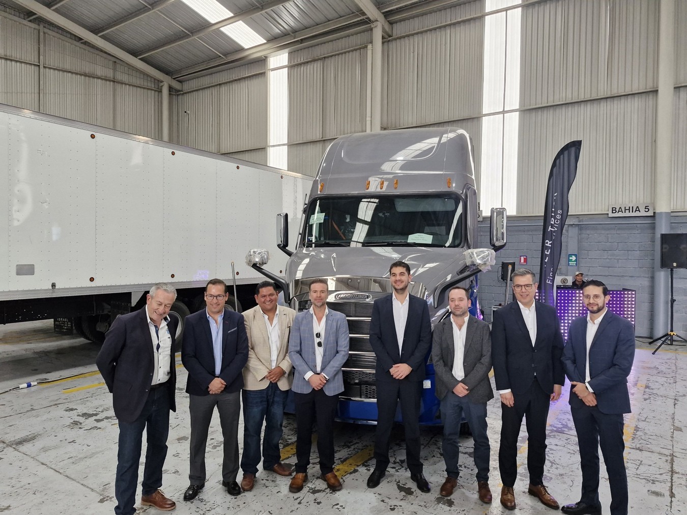 Camiones Rivera inaugura complejo de servicio en Xonacatlán con 22 bahías para atender transporte de carga